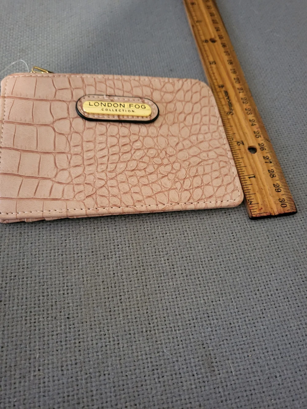 NWT! Pretty Pink! London Fog Blush Croc-Embossed Wristlet Card Case with Strap